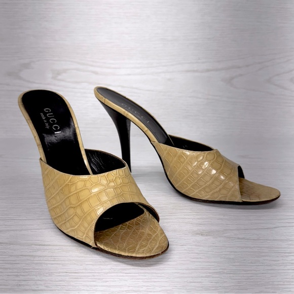 GUCCI Women's Tan Croc-Embossed Stiletto Mules Heels - Picture 2 of 4